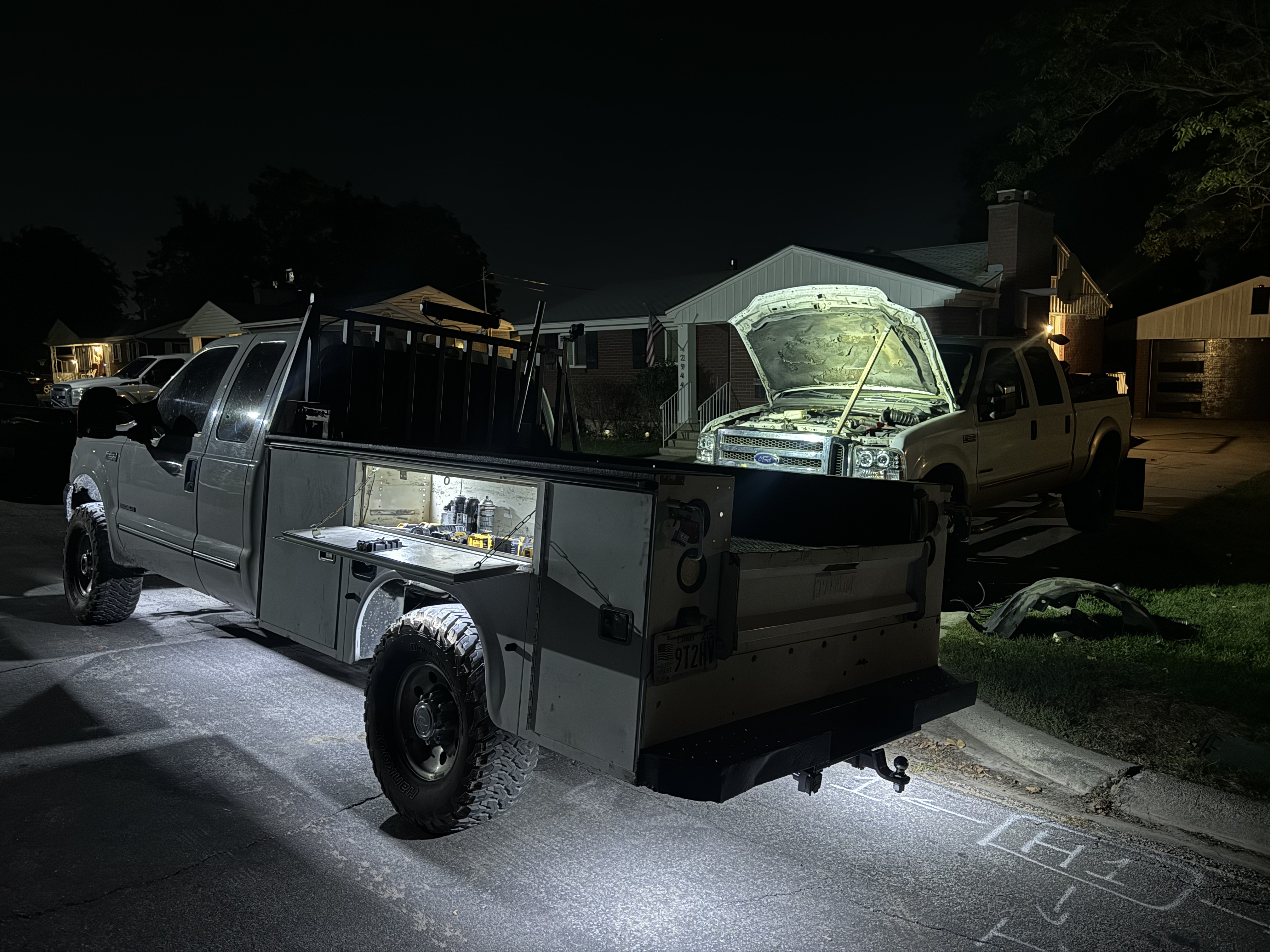 On-site engine service on a heavy-duty truck